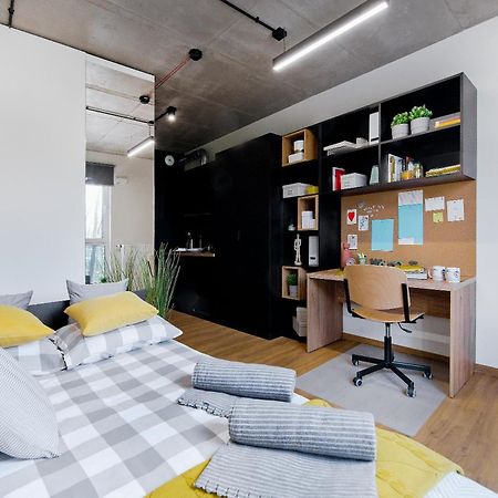 Shed Living Krakow Aparthotel Ngoại thất bức ảnh