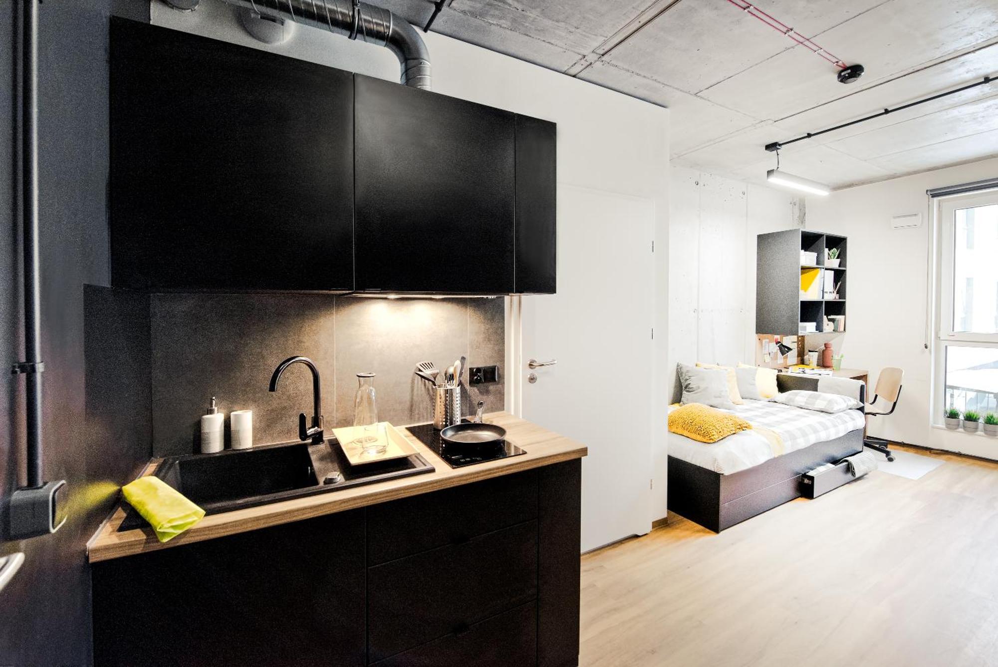 Shed Living Krakow Aparthotel Ngoại thất bức ảnh