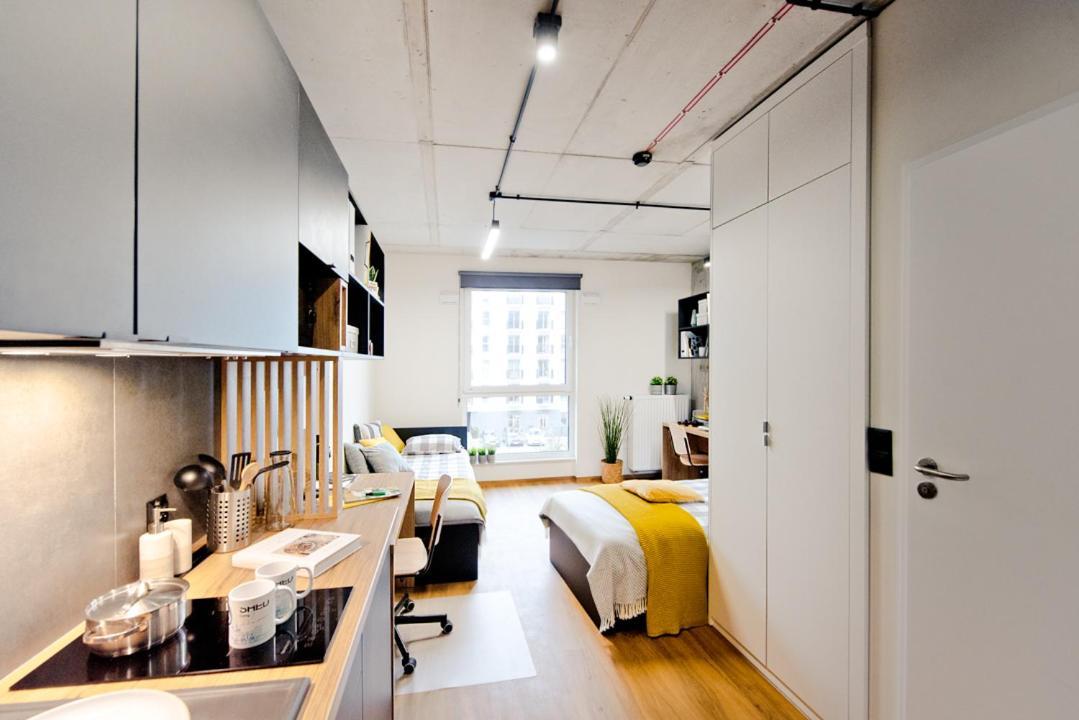 Shed Living Krakow Aparthotel Ngoại thất bức ảnh