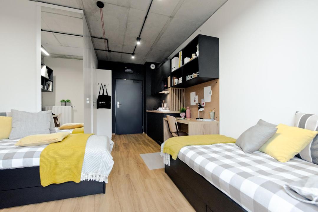 Shed Living Krakow Aparthotel Ngoại thất bức ảnh