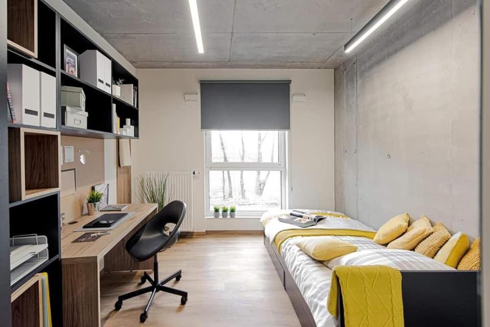 Shed Living Krakow Aparthotel Ngoại thất bức ảnh